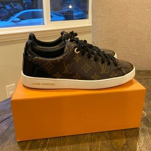 Louis Vuitton Front Row Sneaker Women Size : 9